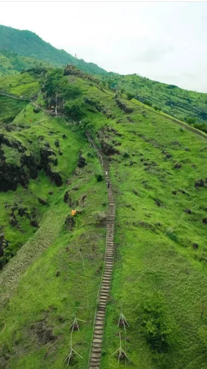 Hikingat Batu Kursi Pemuteran